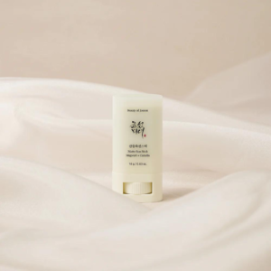 Matte Sun Stick: Mugwort + Camelia SPF50 PA++++
